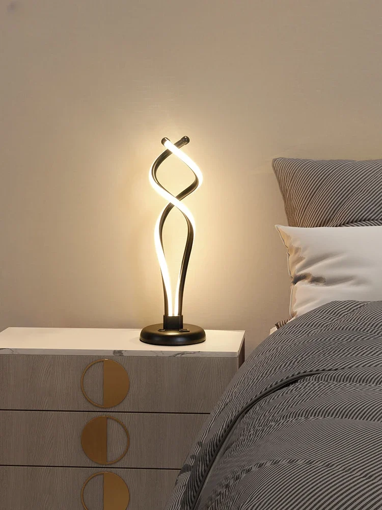 Table Lamp Bedside Modern Minimalist Creative Bedroom Fashionable Study Bedside USB Charging Lampadaire Salon Tall Lamp
Table Lamp Bedside Modern Minimalist Creative Bedroom Fashionable Study Bedside USB Charging Lampadaire Salon Tall Lamp