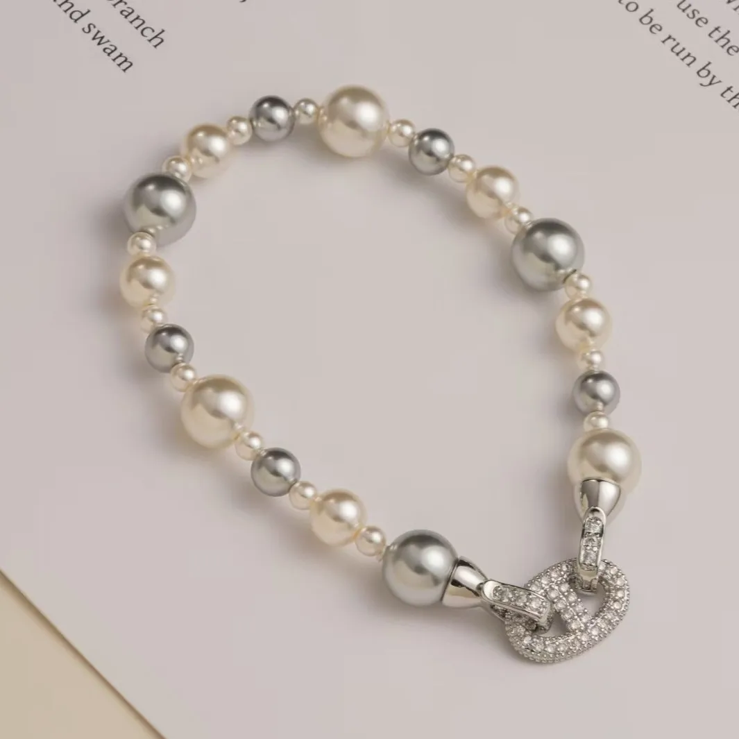 【Gift Free】Elegant Zircon Pig Nose Pearl Bracelet Chic Versatile Luxury Women Commuter Jewelry
【Gift Free】Elegant Zircon Pig Nose Pearl Bracelet Chic Versatile Luxury Women Commuter Jewelry