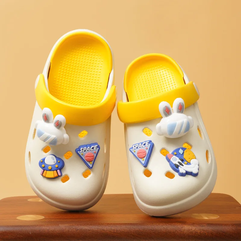2026 New Summer Children's Slippers Cool Slippers Boys and Girls Bathroom Non-slip Baby Hole Shoes Children Cartoon Cute Clogs
2026 New Summer Children's Slippers Cool Slippers Boys and Girls Bathroom Non-slip Baby Hole Shoes Children Cartoon Cute Clogs