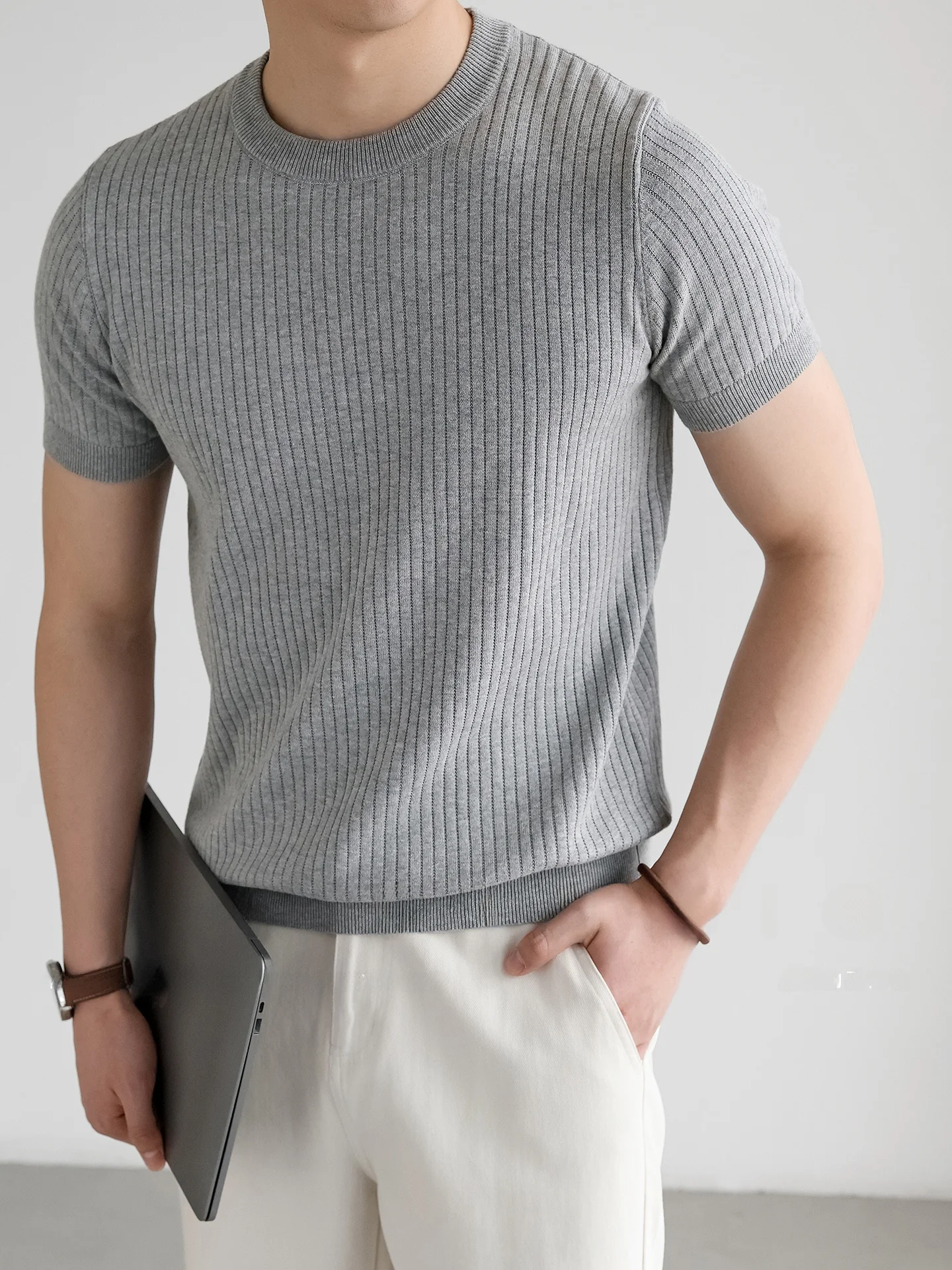 Loose Fit Men's Summer Business Casual T-shirt High Yarn Ice Silk Cotton Blend Knitted Short Sleeve round Neck Breathable
Loose Fit Men's Summer Business Casual T-shirt High Yarn Ice Silk Cotton Blend Knitted Short Sleeve round Neck Breathable