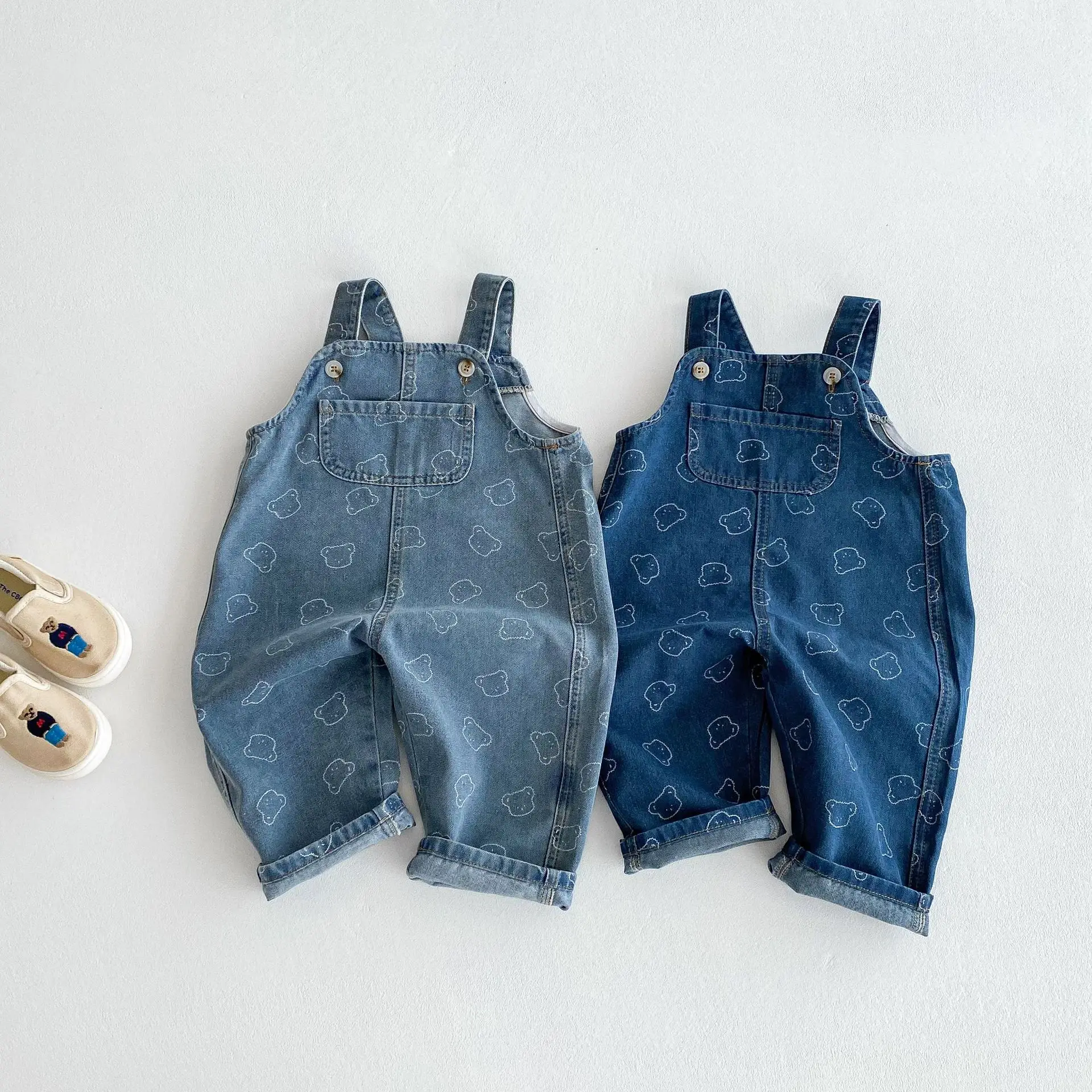 2025 Spring New Children Loose Denim Overalls Cotton Baby Girls Cartoon Bear Print Casual Pants Boys Strap Trousers Kids Jeans
2025 Spring New Children Loose Denim Overalls Cotton Baby Girls Cartoon Bear Print Casual Pants Boys Strap Trousers Kids Jeans