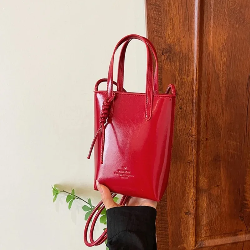 Women's Red Pu Leather Mini Crossbody Bag Summer Fashion Trend Female Cellphone Pouch Letter Pattern Small Handbag
Women's Red Pu Leather Mini Crossbody Bag Summer Fashion Trend Female Cellphone Pouch Letter Pattern Small Handbag