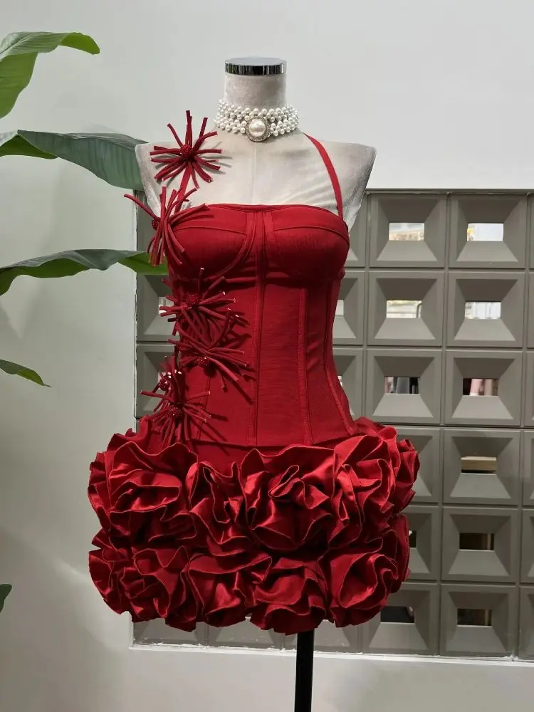 Bandage Tight Two Piece Flower Top Mini Skirt Sets Halter Knitted Nightclub Clothing Luxury Party Dress Women's Fashion Outfit
Bandage Tight Two Piece Flower Top Mini Skirt Sets Halter Knitted Nightclub Clothing Luxury Party Dress Women's Fashion Outfit