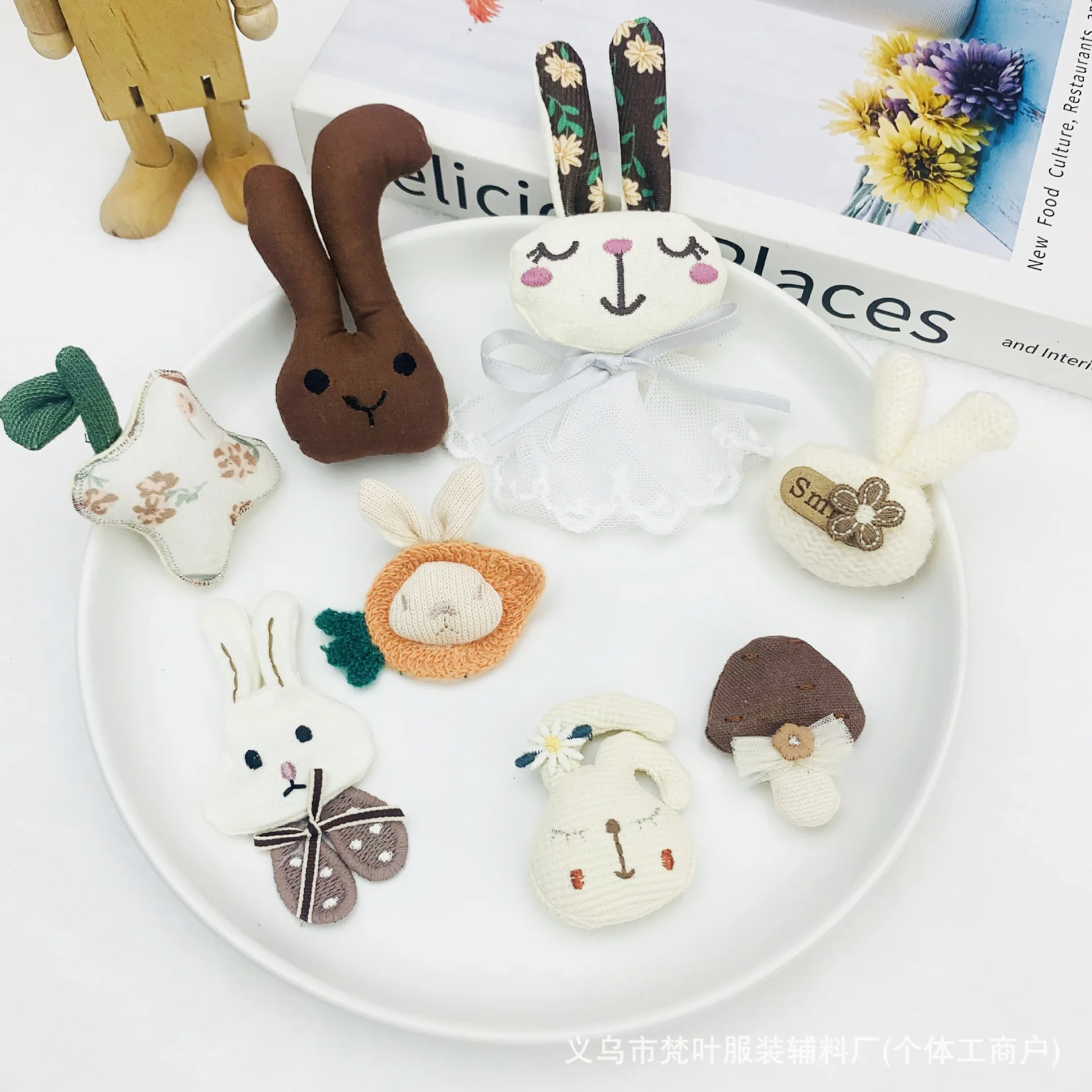 30 pcs Korean Style Plush Animal Brooches 3D Stuffed Bunny Bear Pins for Jackets DIY Craft Gifts
30 pcs Korean Style Plush Animal Brooches 3D Stuffed Bunny Bear Pins for Jackets DIY Craft Gifts