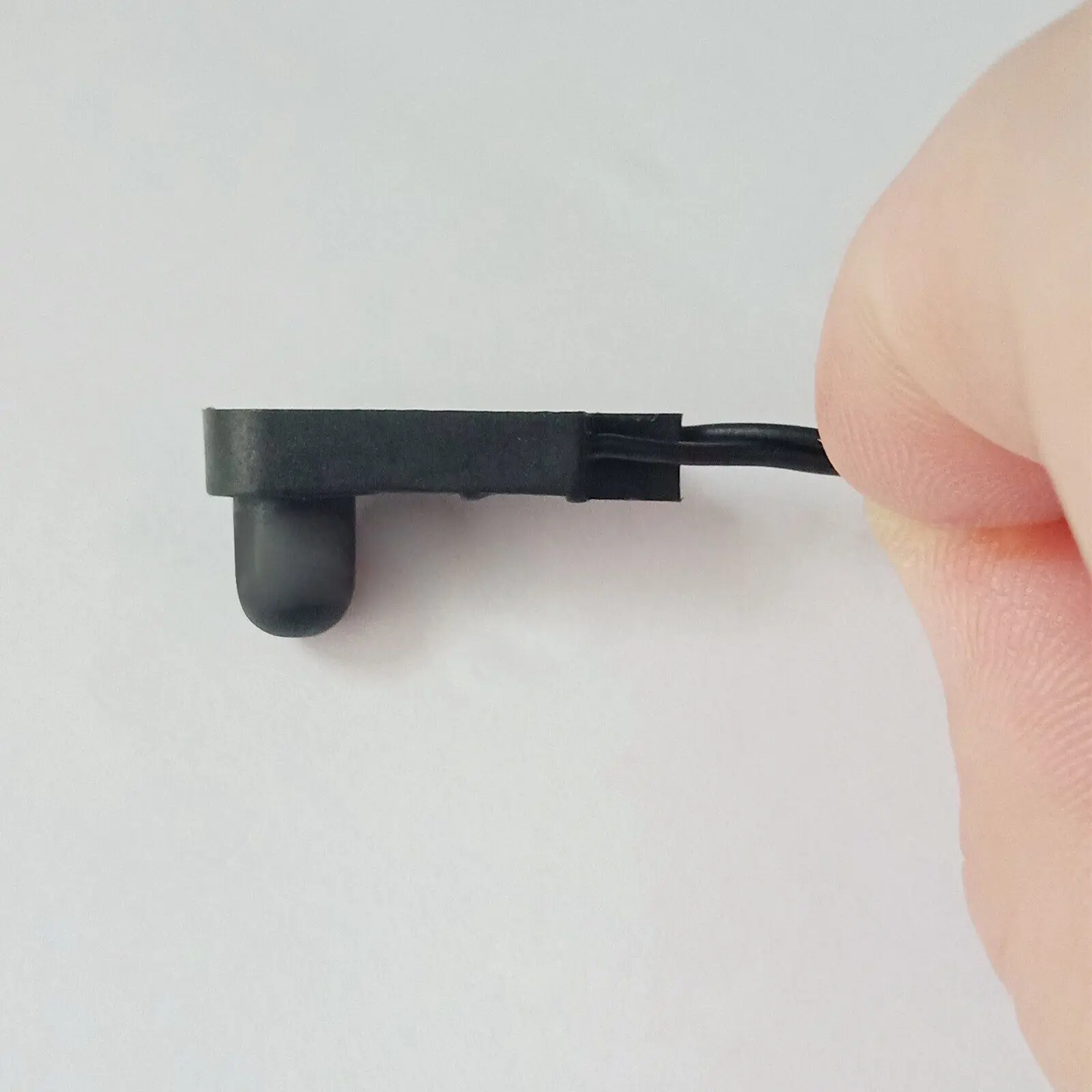 1PC Air Ntc Temperature Sensor For Fiat 500 500X 500L Punto 05-18 Ambient Temperature Sensor Underneath Door Mirror Car Parts
1PC Air Ntc Temperature Sensor For Fiat 500 500X 500L Punto 05-18 Ambient Temperature Sensor Underneath Door Mirror Car Parts