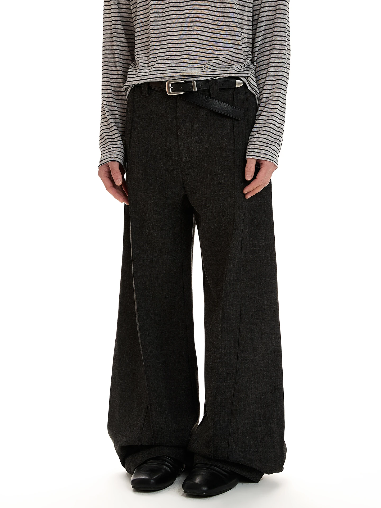 a PUEE Retro Money Style Drapey Knife West Pants Men Women Cleanfit High-End Loose Straight Casual Pants Polyester Fiber
a PUEE Retro Money Style Drapey Knife West Pants Men Women Cleanfit High-End Loose Straight Casual Pants Polyester Fiber