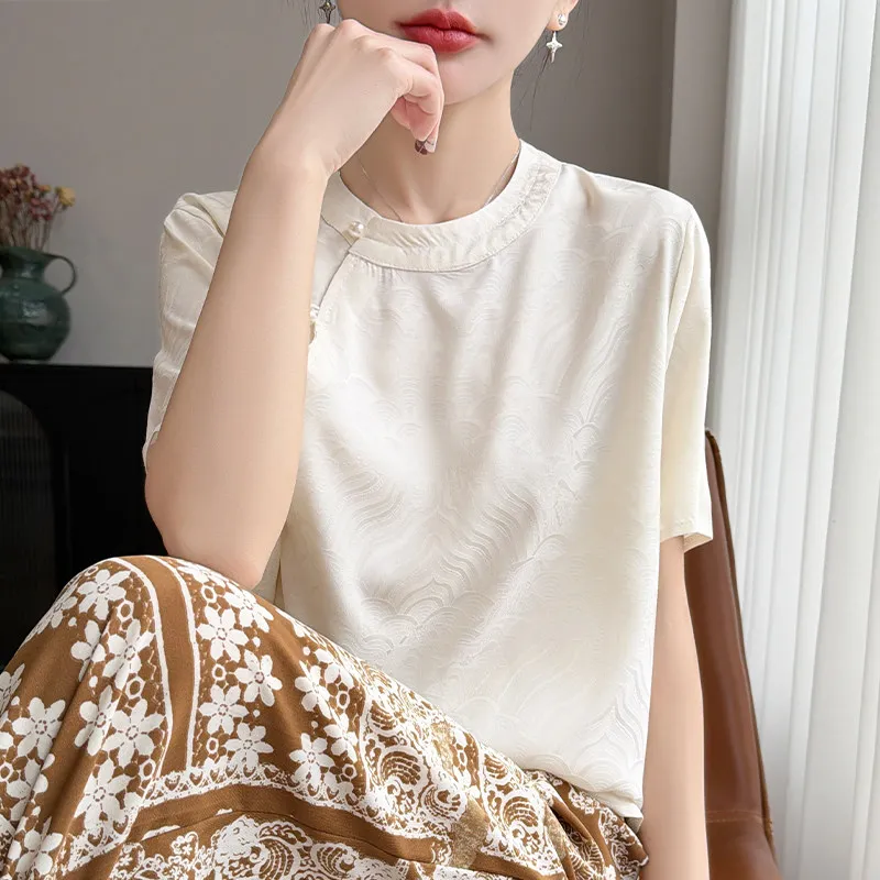 New Chinese Style round Neck Short Sleeve T-Shirt Pure Color Commute Versatile Elegant Women's Fashion Top Button up Silk Shirt
New Chinese Style round Neck Short Sleeve T-Shirt Pure Color Commute Versatile Elegant Women's Fashion Top Button up Silk Shirt