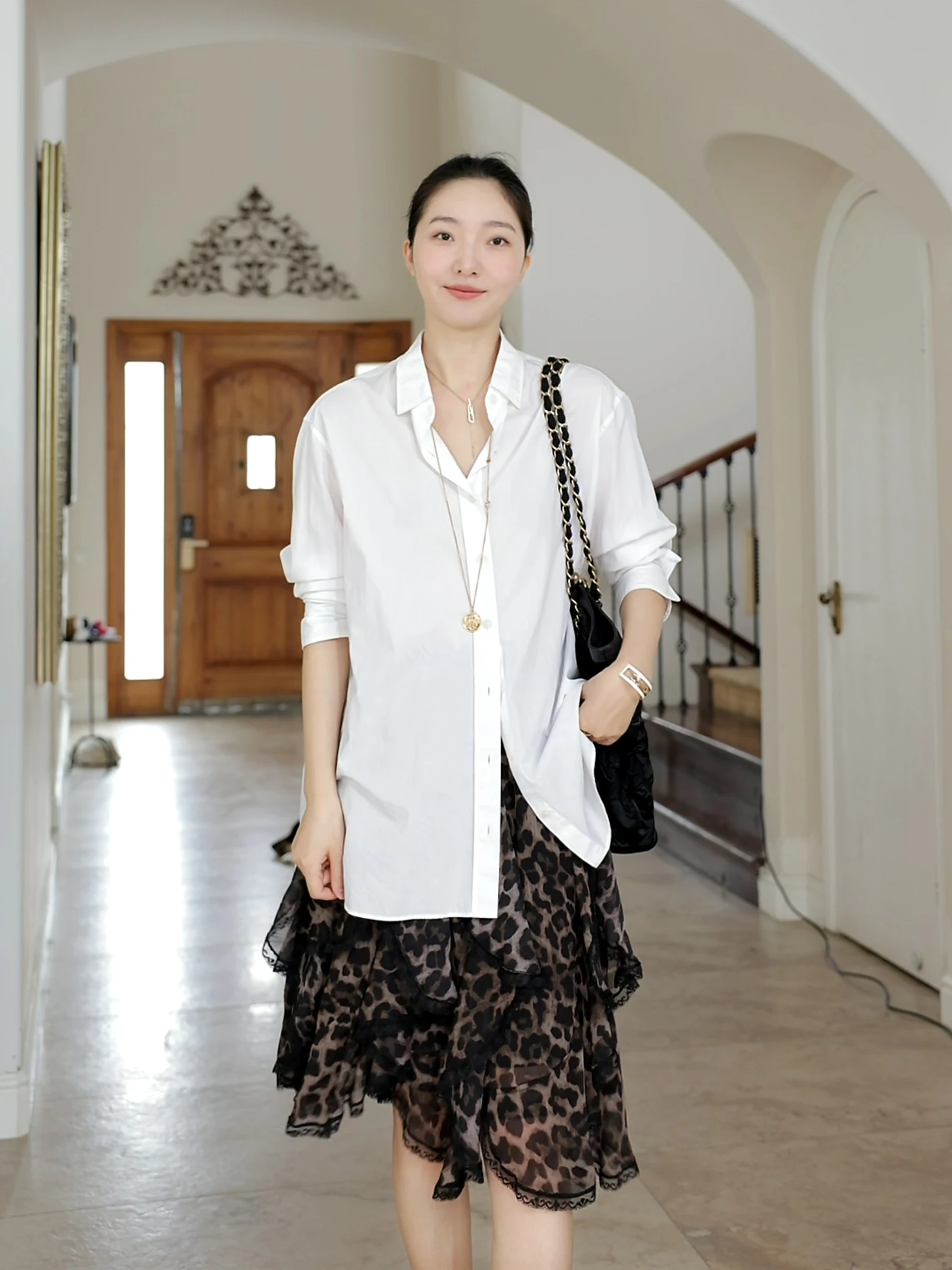 Heavy-Work Splicing Lace Leopard Print Asymmetrical Simple Slimming Loose Long Sleeve Shirt Casual Skirt Fashion Set for Women
Heavy-Work Splicing Lace Leopard Print Asymmetrical Simple Slimming Loose Long Sleeve Shirt Casual Skirt Fashion Set for Women