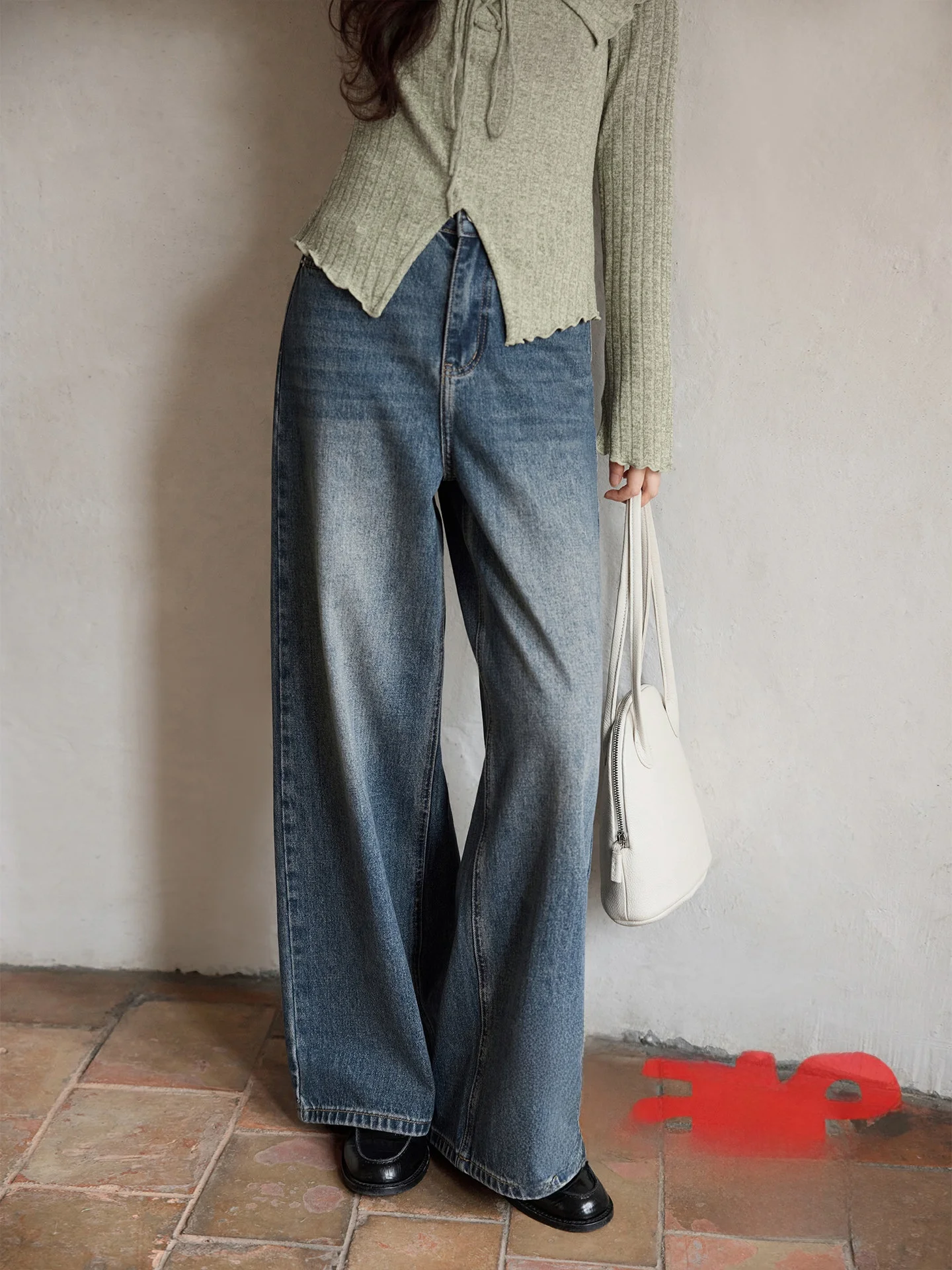 Elegant Korean Style Wide Leg Jeans Women's Loose Fit High Waist Denim Pants Spring Season Casual Comfortable Straight Cut
Elegant Korean Style Wide Leg Jeans Women's Loose Fit High Waist Denim Pants Spring Season Casual Comfortable Straight Cut