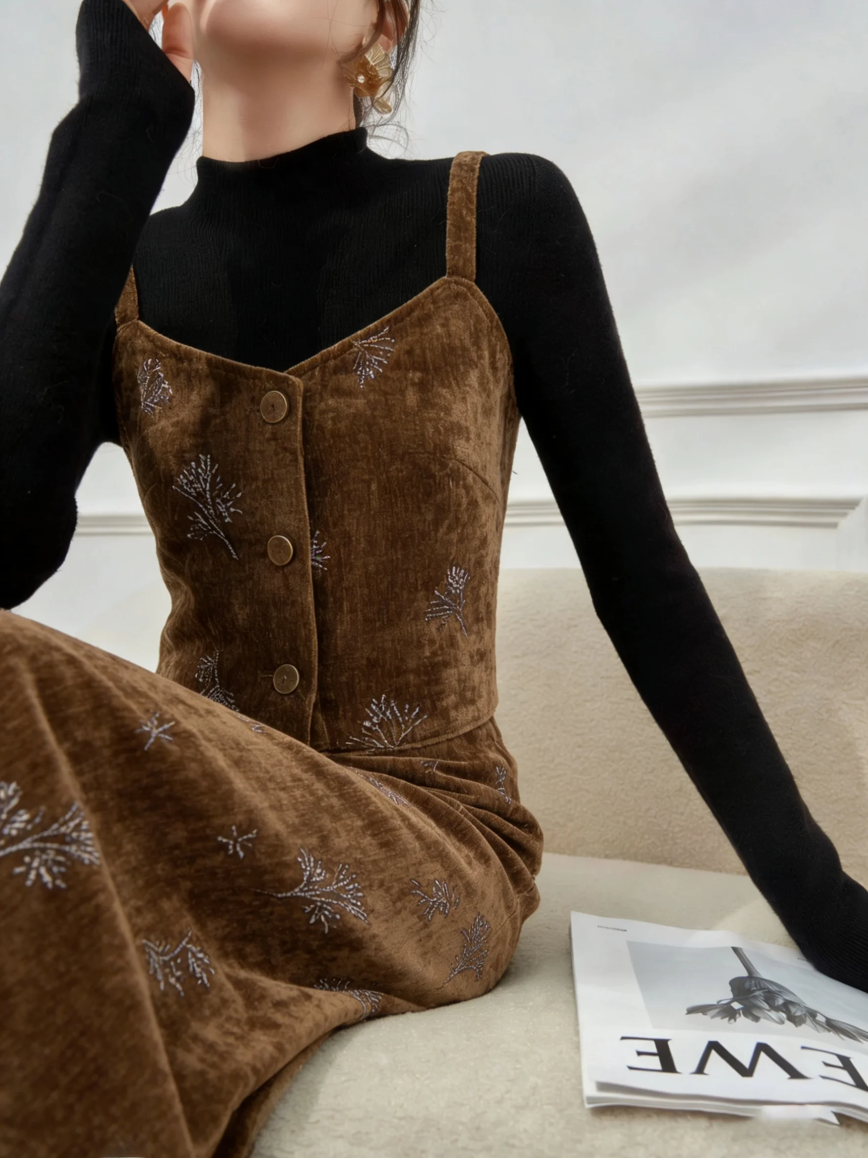 Комплект: юбка с вышивкой и коричневый вязаный топ с цветочным узором, женский модный корейский зимний наряд с высокой талией
Комплект: юбка с вышивкой и коричневый вязаный топ с цветочным узором, женский модный корейский зимний наряд с высокой талией