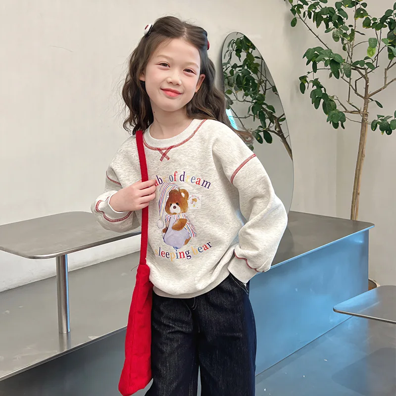 Big Kids Loose Sweatshirt Girls Stylish Inner Wear Top Big Kids Long Sleeve Pullover Girls2025New Spring Collection 
Big Kids Loose Sweatshirt Girls Stylish Inner Wear Top Big Kids Long Sleeve Pullover Girls2025New Spring Collection