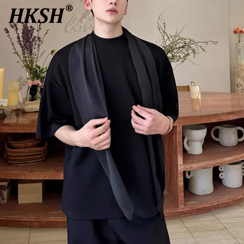 HKSH Летние новые мужские футболки Dark Tide Techwear, модные нишевые дизайнерские футболки с силуэтом ленты, корейские модные топы с короткими рукавами Ins HK5562
HKSH Летние новые мужские футболки Dark Tide Techwear, модные нишевые дизайнерские футболки с силуэтом ленты, корейские модные топы с короткими рукавами Ins HK5562