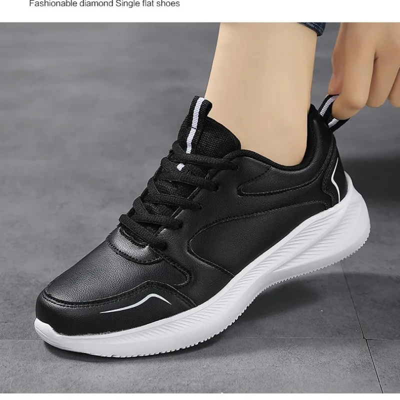 Casual Flat Couple Large Size PU Leather Surface Comfortable Wear-resistant Outdoor Waterproof Lace-up Large Size Sneakers
Casual Flat Couple Large Size PU Leather Surface Comfortable Wear-resistant Outdoor Waterproof Lace-up Large Size Sneakers
