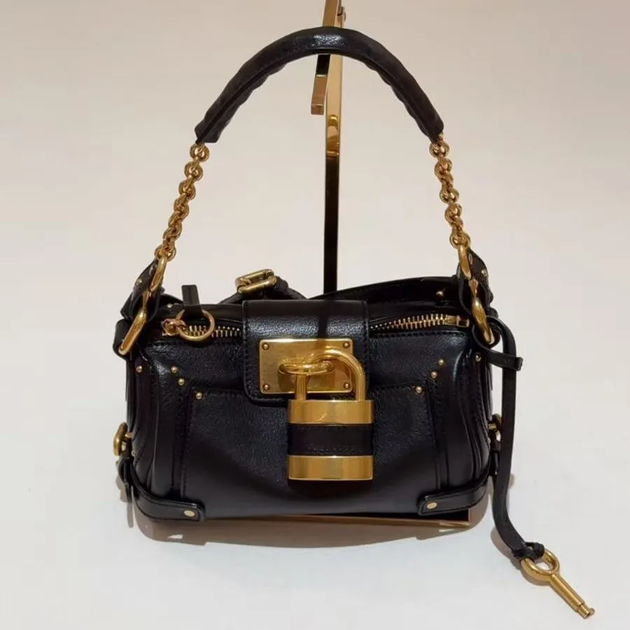 Elegant Women's Diaper Bag Luxury Designer Leather Tote Large Capacity Fashionable Commuter Minimalist Vintage Shoulder Bag
Elegant Women's Diaper Bag Luxury Designer Leather Tote Large Capacity Fashionable Commuter Minimalist Vintage Shoulder Bag