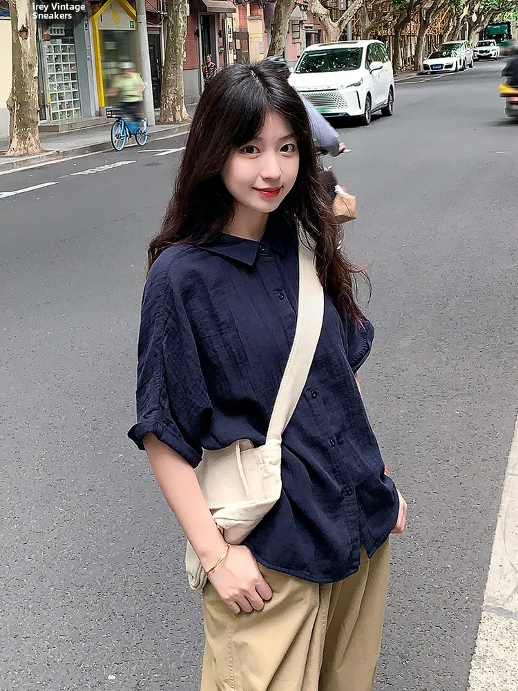 Loose Short Sleeve Cotton Shirt Women's Summer Vintage Artistic Top Lazy Style Cuffed Hem Dark Blue Color Commute Style Shirt
Loose Short Sleeve Cotton Shirt Women's Summer Vintage Artistic Top Lazy Style Cuffed Hem Dark Blue Color Commute Style Shirt