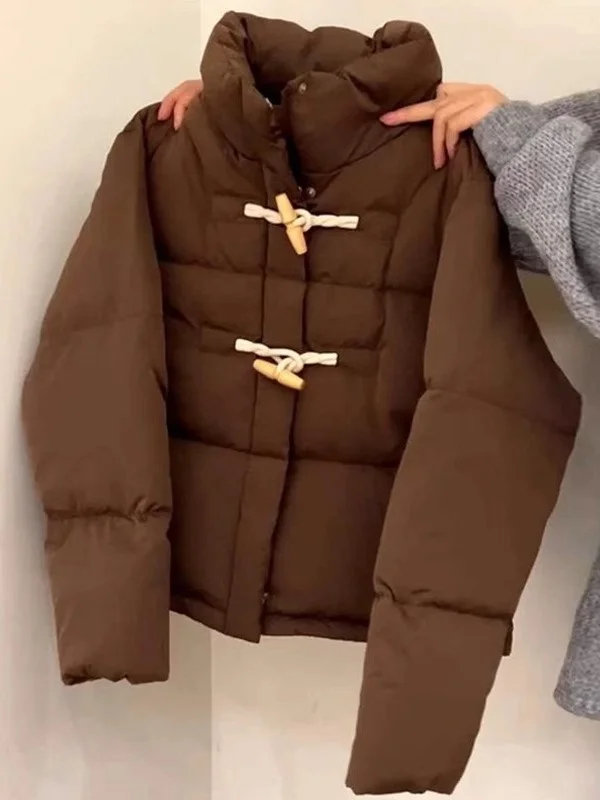 Зимняя утепленная однотонная куртка-пуховик с воротником-стойкой, повседневная, универсальная, из хлопка, женская, новый стиль, 2025 год
Зимняя утепленная однотонная куртка-пуховик с воротником-стойкой, повседневная, универсальная, из хлопка, женская, новый стиль, 2025 год