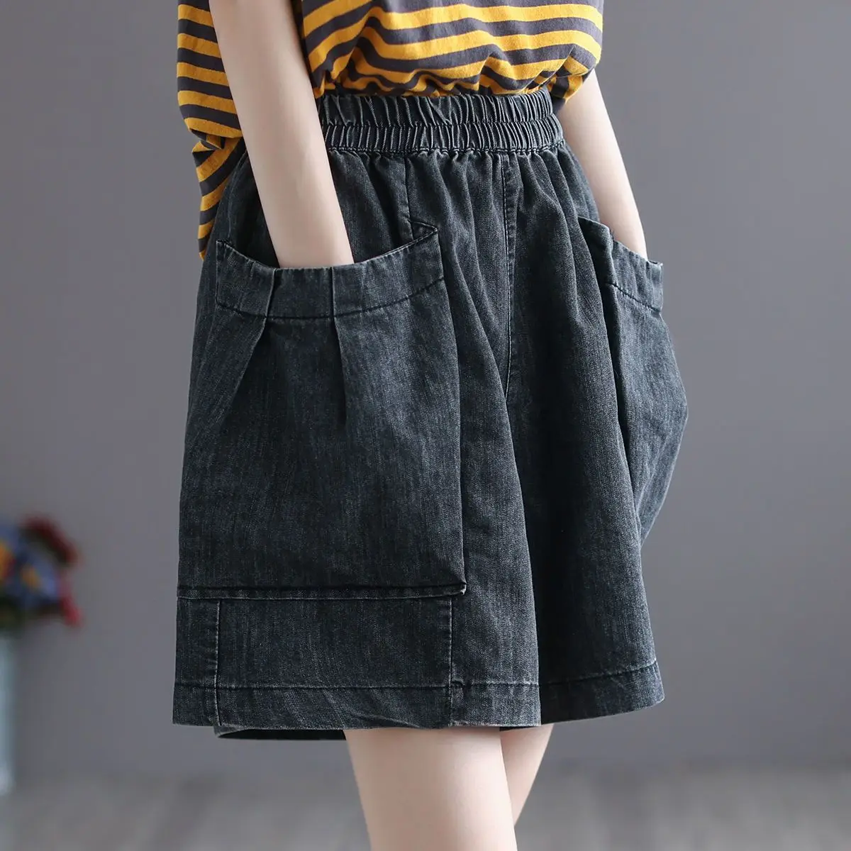 Summer 2026 plus Size Women's Slimming Denim Shorts Casual High Waist Wide Leg Pants Artistic Style Five-Pointed Jeans
Summer 2026 plus Size Women's Slimming Denim Shorts Casual High Waist Wide Leg Pants Artistic Style Five-Pointed Jeans