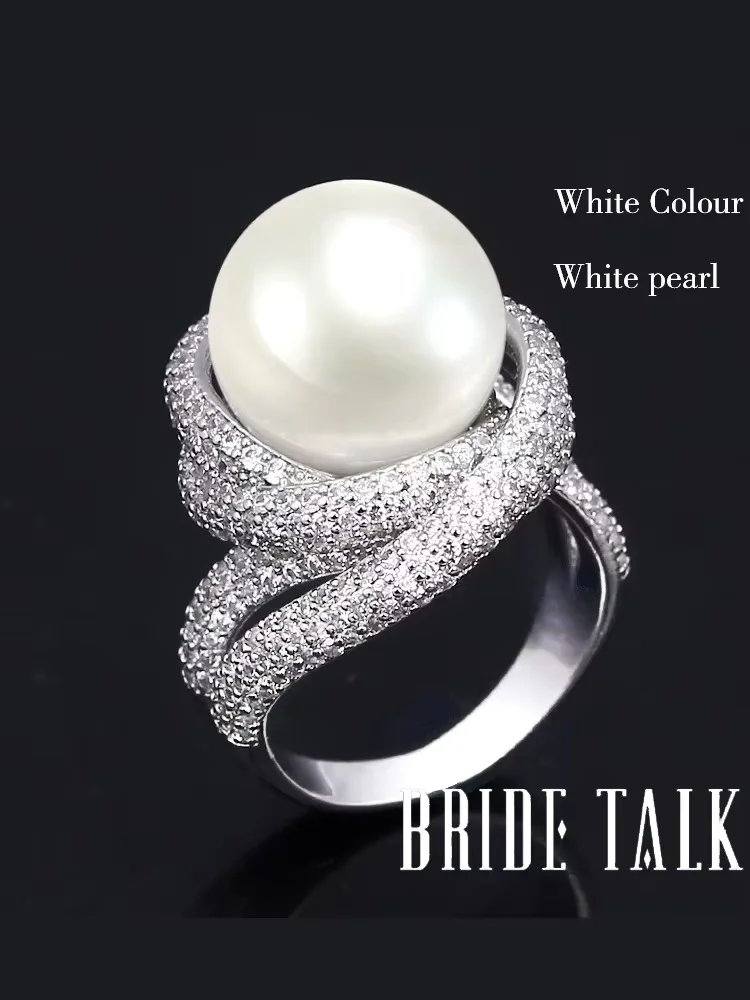Fashion jewelry brand; ladies pearl ring; luxury ring; elegant high-quality cubic zirconia; suitable for wedding party use.
Fashion jewelry brand; ladies pearl ring; luxury ring; elegant high-quality cubic zirconia; suitable for wedding party use.
