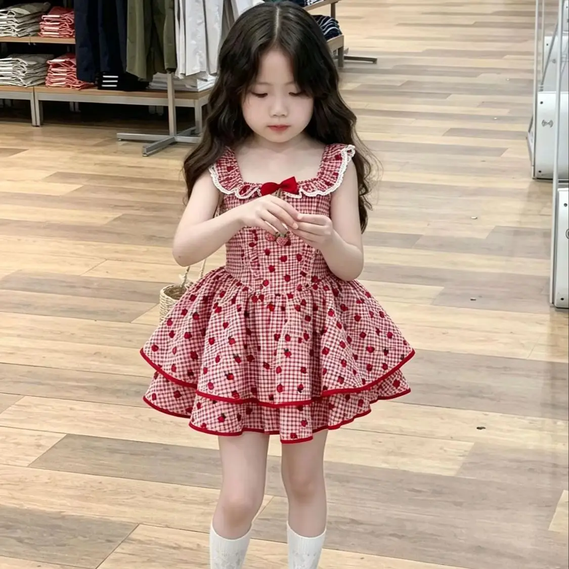 Girls Summer Dress New Children Sweet Red Plaid 3D Strawberry Ruffle Collar Dress Kids Princess Clothing
Girls Summer Dress New Children Sweet Red Plaid 3D Strawberry Ruffle Collar Dress Kids Princess Clothing