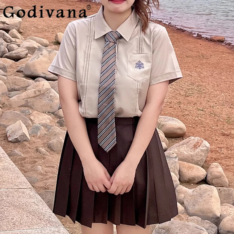 XL-5XL Large Size Jk Embroidered Japanese Short Sleeve Cute Shirt Girls Summer New Sweet Age-reducing High-waisted Pleated Skirt
XL-5XL Large Size Jk Embroidered Japanese Short Sleeve Cute Shirt Girls Summer New Sweet Age-reducing High-waisted Pleated Skirt