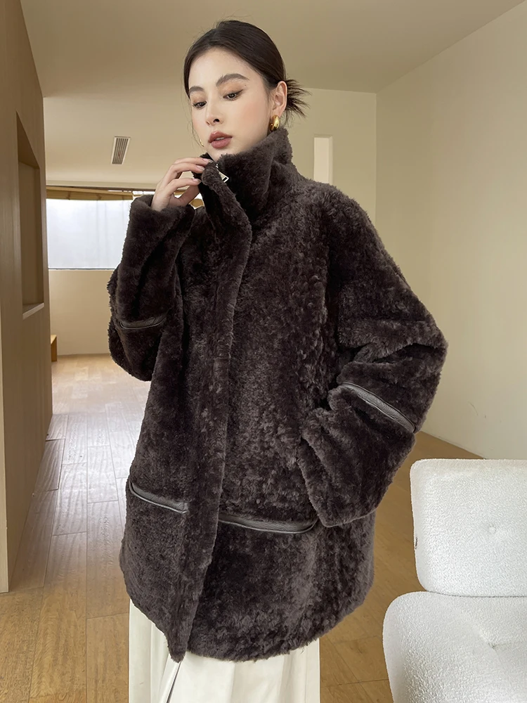 High-end Luxury Natural Lamb Fur Shearling Jackets for Women Simple Stand Collar Mid-length Winter Genuine Leather Real Fur Coat
High-end Luxury Natural Lamb Fur Shearling Jackets for Women Simple Stand Collar Mid-length Winter Genuine Leather Real Fur Coat