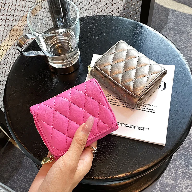 Large Capacity Embroidery Thread Three Fold Multi-Function Quality Wallet Card Bag Wallet Portefeuille Femmes Paquet de cartes
Large Capacity Embroidery Thread Three Fold Multi-Function Quality Wallet Card Bag Wallet Portefeuille Femmes Paquet de cartes