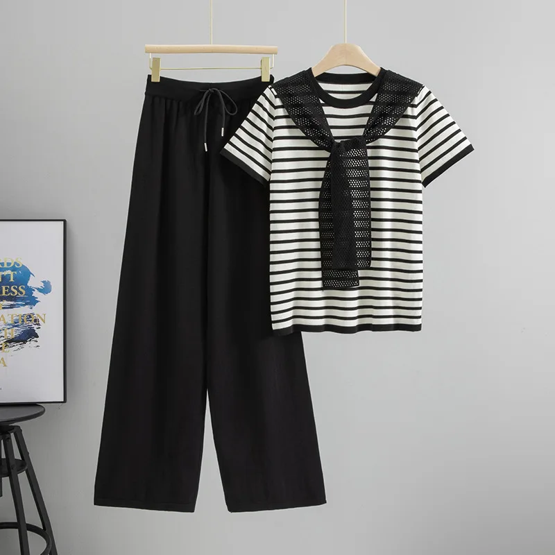 2025 Summer New Knitted Set Women's Fashion Style Slim Short Sleeved Striped Top Simple Wide Leg Pants Baggy Two-piece Sets B636
2025 Summer New Knitted Set Women's Fashion Style Slim Short Sleeved Striped Top Simple Wide Leg Pants Baggy Two-piece Sets B636