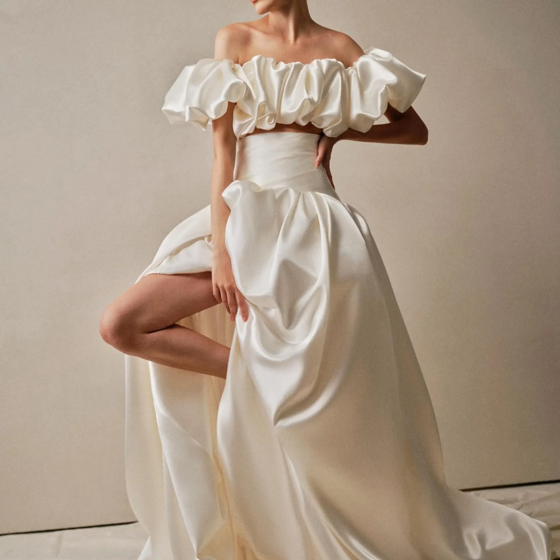 2026 Luxury White Satin High Waist A-Line Floor Length Skirts With Pleated Bridal Party Evening Skirt Bridal Wedding Formal Wear
2026 Luxury White Satin High Waist A-Line Floor Length Skirts With Pleated Bridal Party Evening Skirt Bridal Wedding Formal Wear