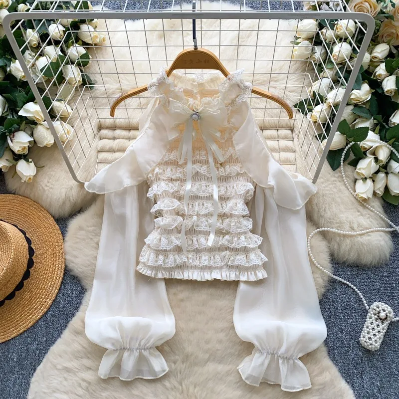 2026 French Long-sleeved Blouse Women Lace Spliced Summer Shirt Expose-shoulder Sexy Bow Ruffled Tops Elastic-chest Short Shirts
2026 French Long-sleeved Blouse Women Lace Spliced Summer Shirt Expose-shoulder Sexy Bow Ruffled Tops Elastic-chest Short Shirts