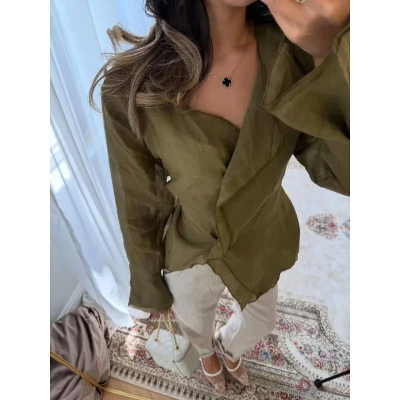 Повседневная однотонная льняно-хлопковая рубашка для женщин, модная блузка с V-образным вырезом, на одной пуговице, со шнуровкой, свободного кроя, весна 2026, для отпуска и уличного стиля
Повседневная однотонная льняно-хлопковая рубашка для женщин, модная блузка с V-образным вырезом, на одной пуговице, со шнуровкой, свободного кроя, весна 2026, для отпуска и уличного стиля