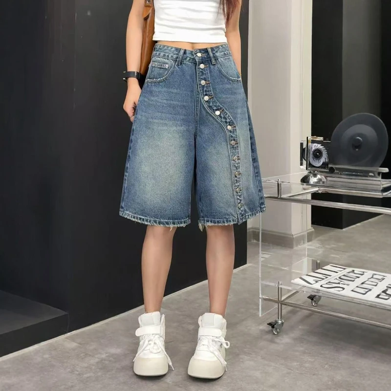 High waisted denim shorts women in summer 2026 new American style design sense fashionable street casual wide leg pants
High waisted denim shorts women in summer 2026 new American style design sense fashionable street casual wide leg pants