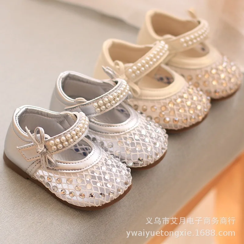 Girls Princess Shoes Kids Spring Summer Rhinestone Pearl Bow Soft Sole Toddler Flats Hollow Children Breathable Sandals
Girls Princess Shoes Kids Spring Summer Rhinestone Pearl Bow Soft Sole Toddler Flats Hollow Children Breathable Sandals