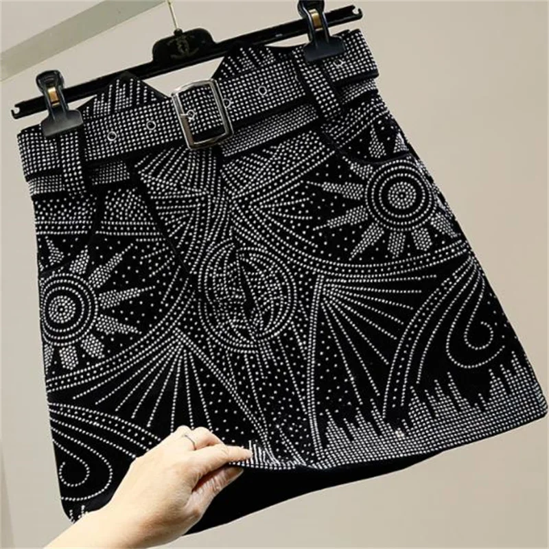 Fashion drill pockets belt irregular A-line velvet skirt women's high waist skirt
Fashion drill pockets belt irregular A-line velvet skirt women's high waist skirt