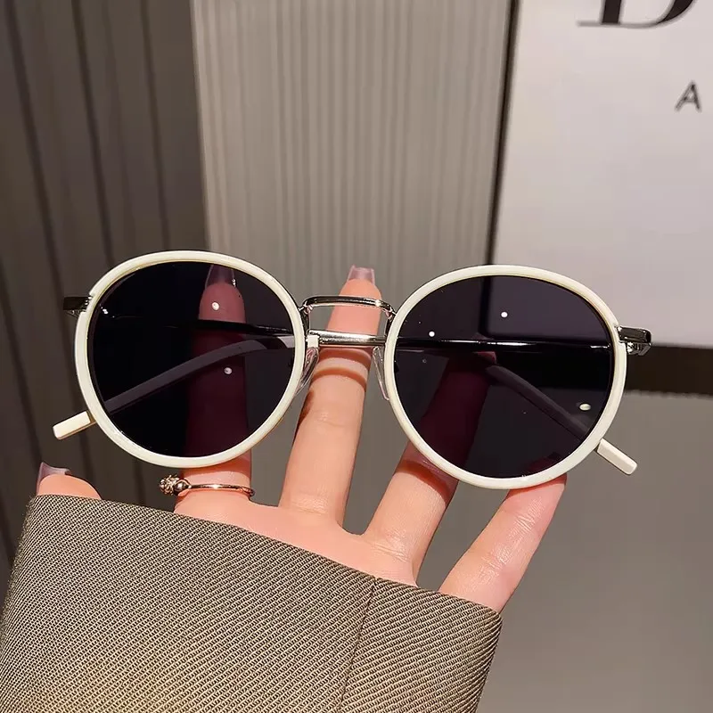 Vintage Small Round Frame Polarized Sunglasses For Women UV400 Retro Luxury Korean Style Fashion Shades For Beach Travel 2026
Vintage Small Round Frame Polarized Sunglasses For Women UV400 Retro Luxury Korean Style Fashion Shades For Beach Travel 2026
