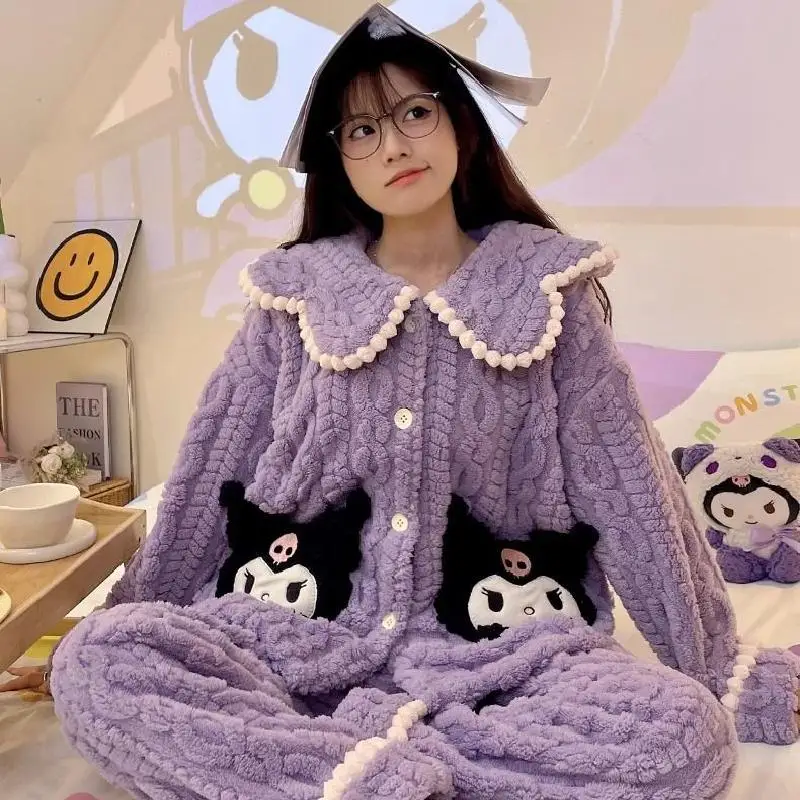 Sanrio Girl коралловый флисовый откидной воротник с длинными рукавами, сохраняющий тепло, пижамный комплект, зимний Kawaii Kuromi, утепленная домашняя одежда с комиксами, новинка
Sanrio Girl коралловый флисовый откидной воротник с длинными рукавами, сохраняющий тепло, пижамный комплект, зимний Kawaii Kuromi, утепленная домашняя одежда с комиксами, новинка