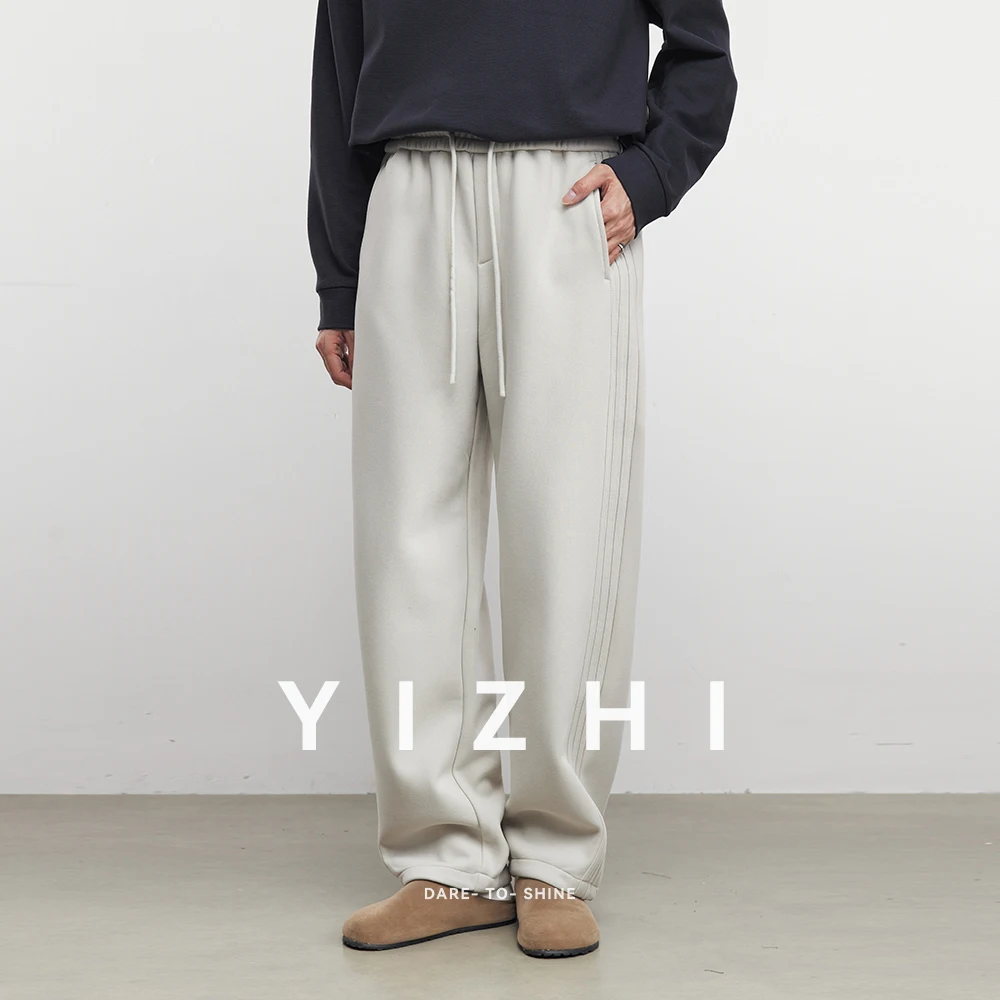 Модные мужские плиссированные прямые спортивные штаны с боковым швом, осень-зима 2022, новые свободные широкие спортивные брюки на флисовой подкладке
Модные мужские плиссированные прямые спортивные штаны с боковым швом, осень-зима 2022, новые свободные широкие спортивные брюки на флисовой подкладке