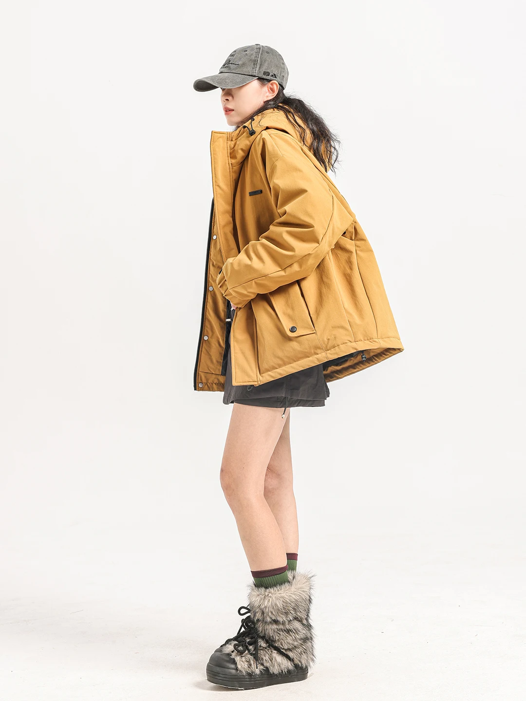 Утепленная рабочая куртка с капюшоном, мужская зимняя парка нового поколения, свободного кроя, с внутренней подкладкой из полиэфирного волокна, наполнение из пуха.
Утепленная рабочая куртка с капюшоном, мужская зимняя парка нового поколения, свободного кроя, с внутренней подкладкой из полиэфирного волокна, наполнение из пуха.