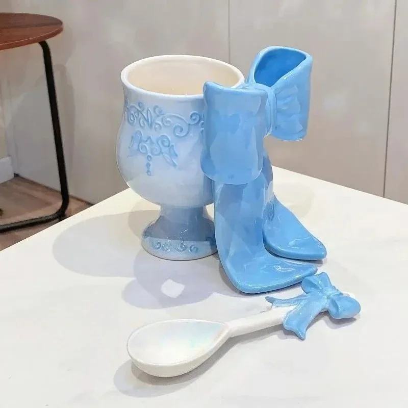 Чашка в форме большого банта на высоких ножках, керамическая цветная кружка под глазурью, креативные бокалы для крема, десерта, домашняя чашка для завтрака, молока, кофе
Чашка в форме большого банта на высоких ножках, керамическая цветная кружка под глазурью, креативные бокалы для крема, десерта, домашняя чашка для завтрака, молока, кофе