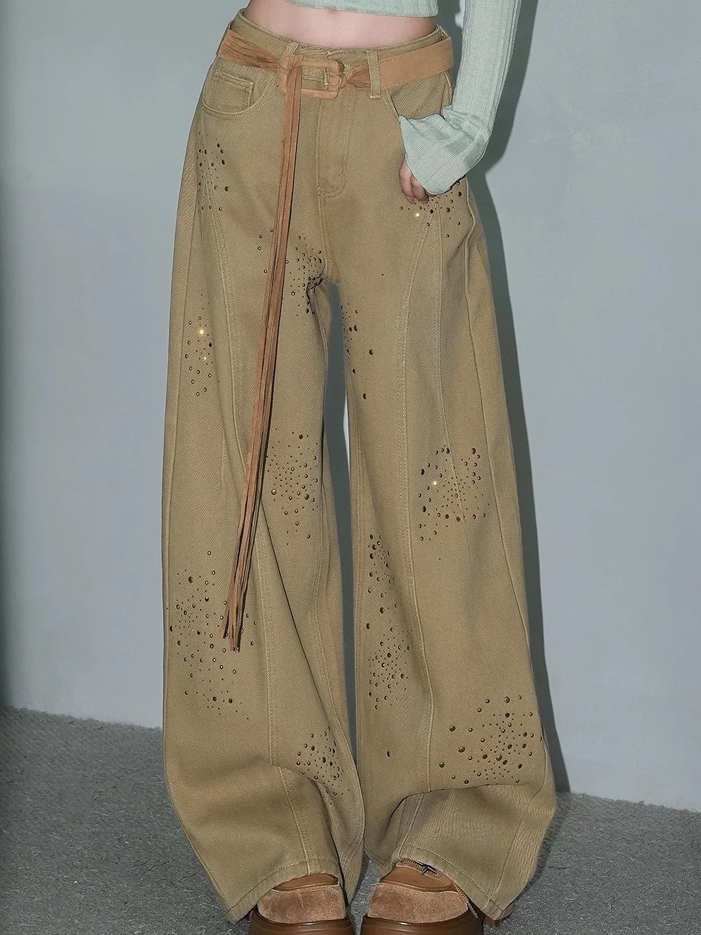 Retro High Waist Fce Lined Casual Denim Pants American Sle Wide Leg Long Pants Spring 2026 New Collection Slimming Effect
Retro High Waist Fce Lined Casual Denim Pants American Sle Wide Leg Long Pants Spring 2026 New Collection Slimming Effect