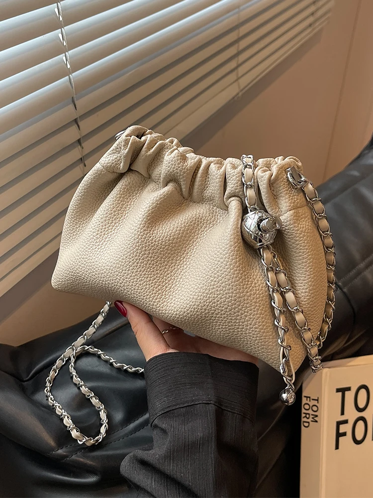 Trendy Women's Bucket Bag 2025 Casual Chic Pure Color Shoulder Chain Crossbody Bag Versatile Fashionable Hard Square Shape
Trendy Women's Bucket Bag 2025 Casual Chic Pure Color Shoulder Chain Crossbody Bag Versatile Fashionable Hard Square Shape