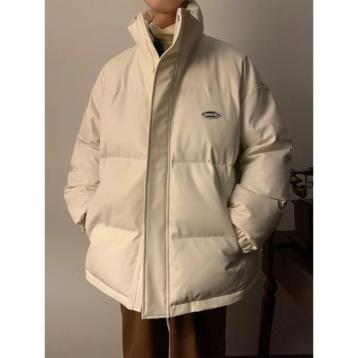 Thiened PU Leather down Cotton Jaet Men's Winter Coat Warm Waterproof American Sle High End Casual Wear for Teens
Thiened PU Leather down Cotton Jaet Men's Winter Coat Warm Waterproof American Sle High End Casual Wear for Teens