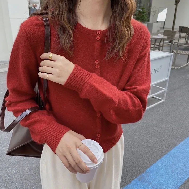 Round neck 100% pure cashmere knit cardigan women's red sweater gentle wind loose sweater
Round neck 100% pure cashmere knit cardigan women's red sweater gentle wind loose sweater