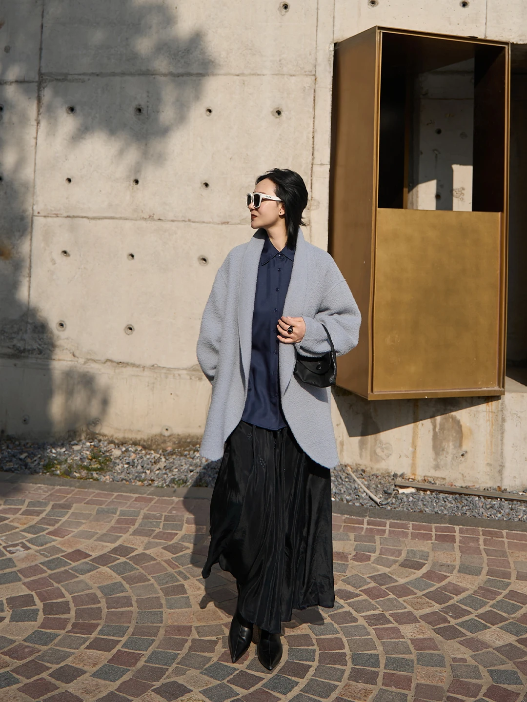 TOFOD Nautical Blue Lazy Sle Alpaca Wool Double-Faced Woolen Coat Loose Fit Outerwear Women's Mid-Length Winter Coat
TOFOD Nautical Blue Lazy Sle Alpaca Wool Double-Faced Woolen Coat Loose Fit Outerwear Women's Mid-Length Winter Coat