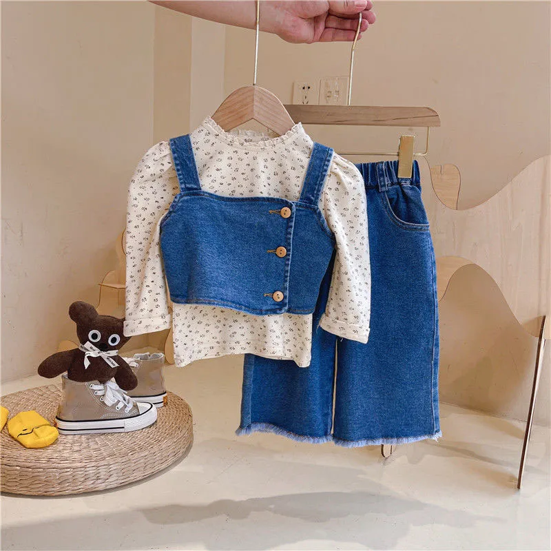 2022 Autumn New Girls' Suits Fashion Sling Denim Vest + Long-Sleeved Inner Layer + Wide-Leg Pants Children Girls Clothes Set
2022 Autumn New Girls' Suits Fashion Sling Denim Vest + Long-Sleeved Inner Layer + Wide-Leg Pants Children Girls Clothes Set