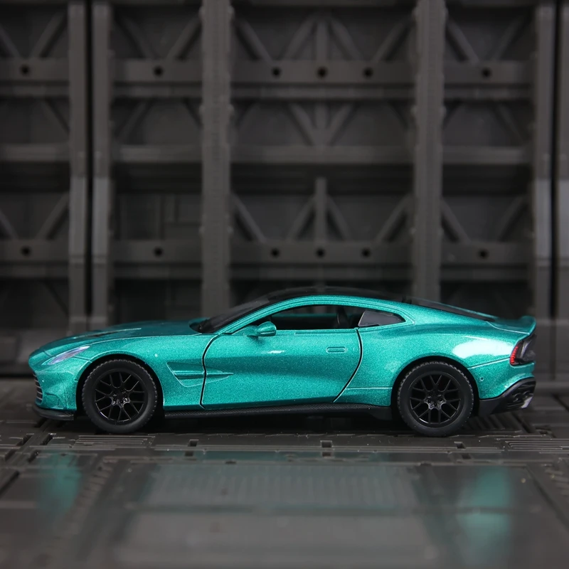 1:34 Моделирование модели автомобиля Aston Martin Vanquish 2025 из сплава, двери могут открыть багатые детали, тонкая работа и хорошее качество.
1:34 Моделирование модели автомобиля Aston Martin Vanquish 2025 из сплава, двери могут открыть багатые детали, тонкая работа и хорошее качество.