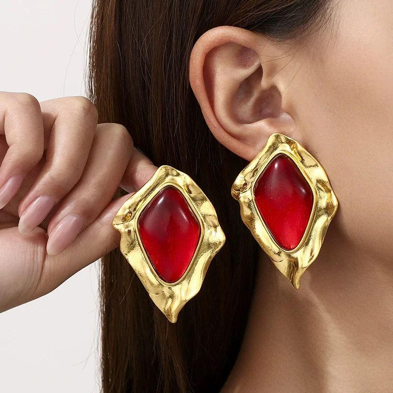 Vintage Red Resin Geometric Metal Pleated Stud Earrings For Women European American Personality Exaggerated Party Jewelry Gifts
Vintage Red Resin Geometric Metal Pleated Stud Earrings For Women European American Personality Exaggerated Party Jewelry Gifts