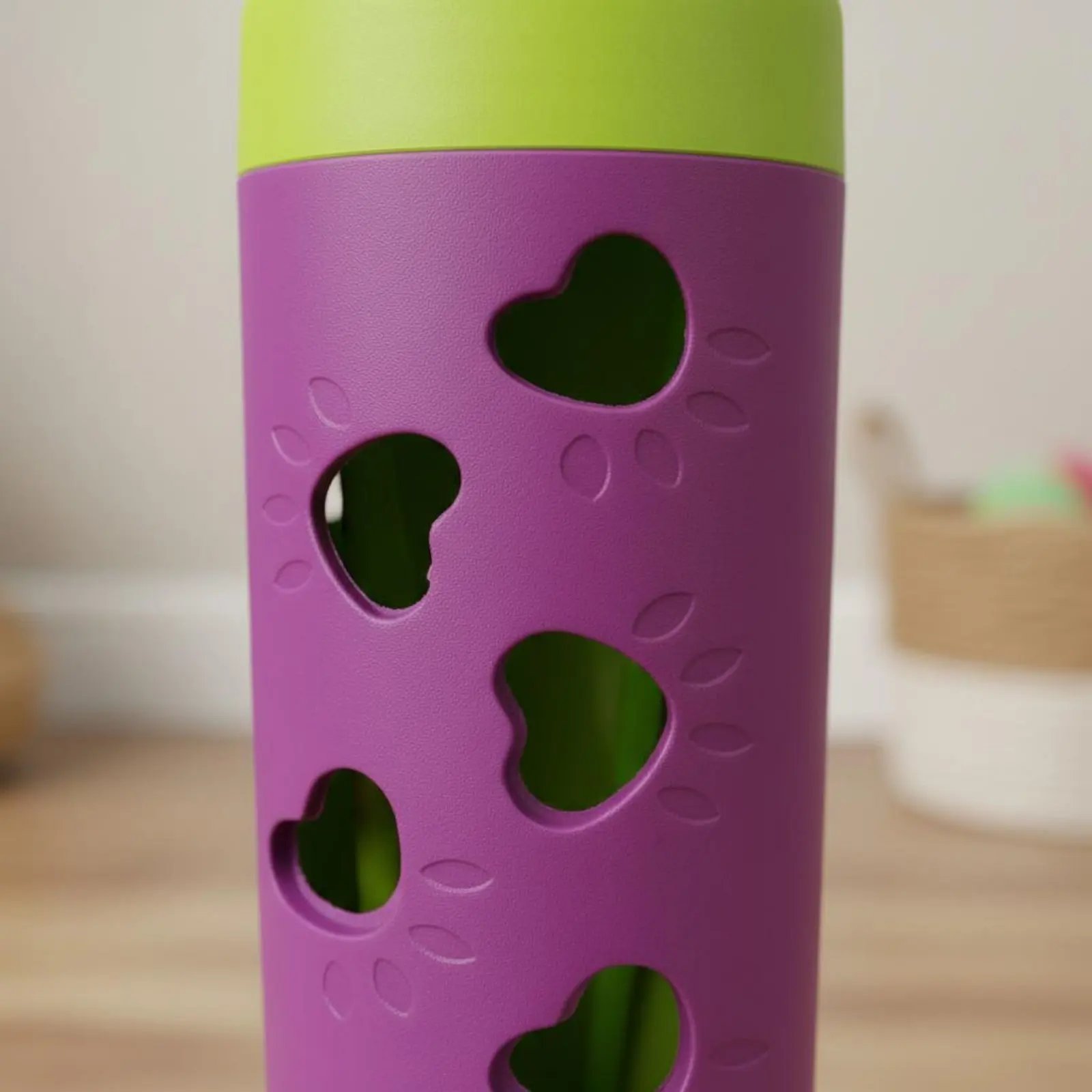 Dog Food Interactive Feeder Sturdy Material Dog Food Interactive Cylinder Rolling Treat Dispenser Gnaw-Resistant for Chickens
Dog Food Interactive Feeder Sturdy Material Dog Food Interactive Cylinder Rolling Treat Dispenser Gnaw-Resistant for Chickens