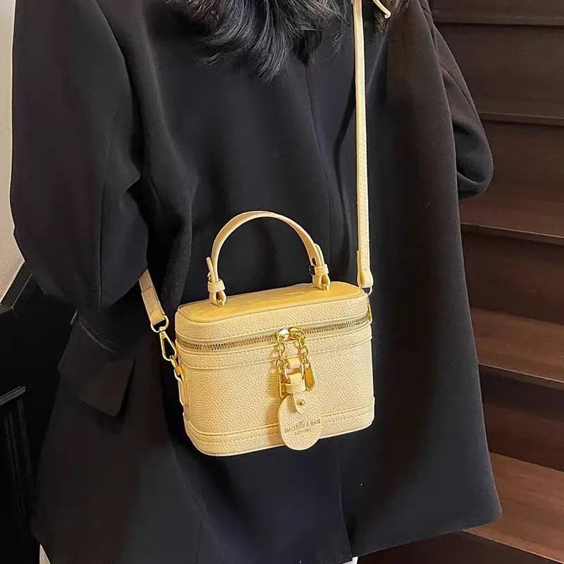 Винтажные сумки через плечо для женщин, новинка 2023 года, роскошные дизайнерские сумки высокого качества, модная шикарная сумка через плечо, кошелек 
Винтажные сумки через плечо для женщин, новинка 2023 года, роскошные дизайнерские сумки высокого качества, модная шикарная сумка через плечо, кошелек