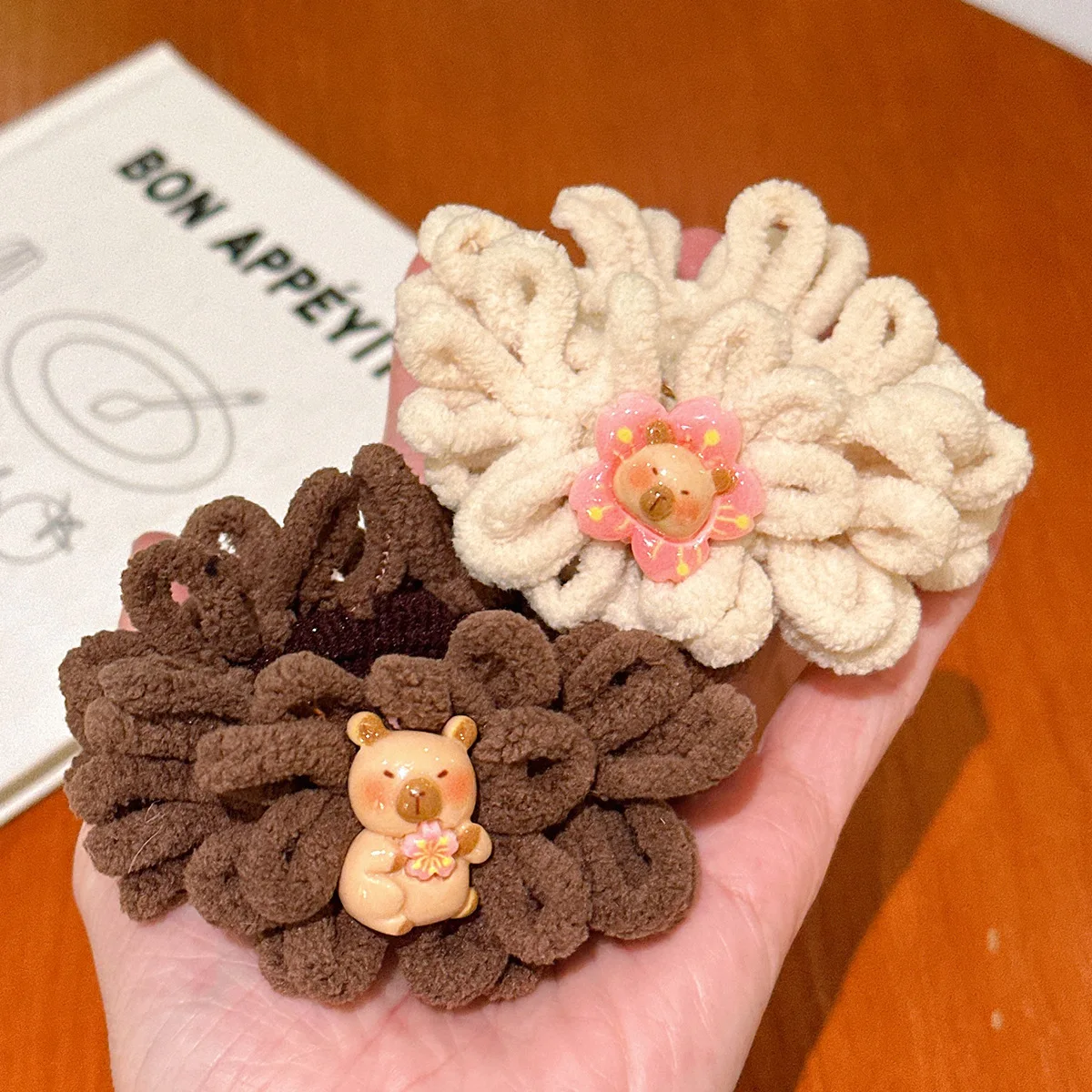 Girl's hair accessories with high elasticity and no damage, rope, elastic band, chubby plush hair ring.
Girl's hair accessories with high elasticity and no damage, rope, elastic band, chubby plush hair ring.