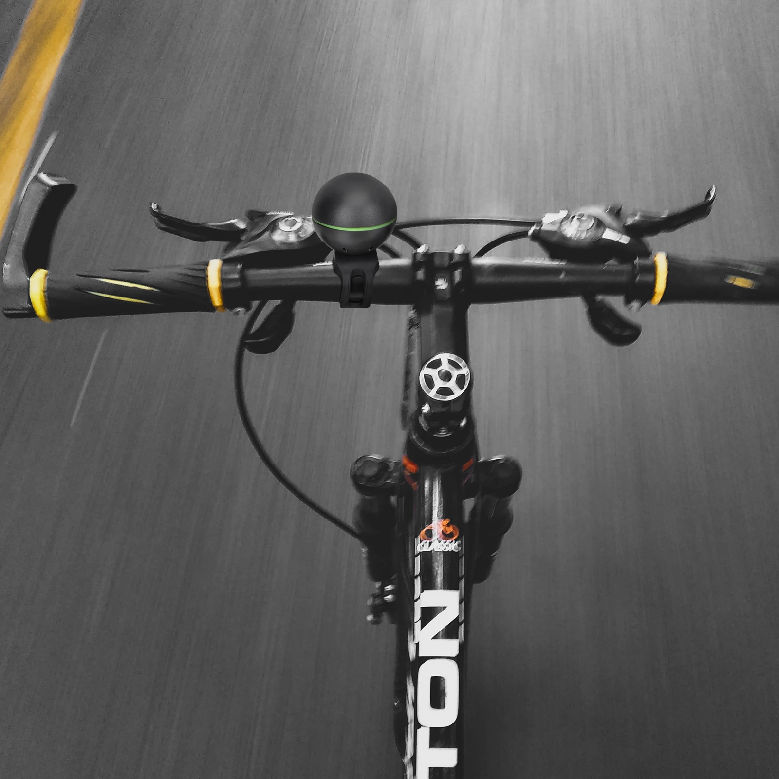 Electronic Bicycle Lightweight Waterproof Loud Clear Sound Bike Cycling Mountain Road Bike Bell Horn
Electronic Bicycle Lightweight Waterproof Loud Clear Sound Bike Cycling Mountain Road Bike Bell Horn